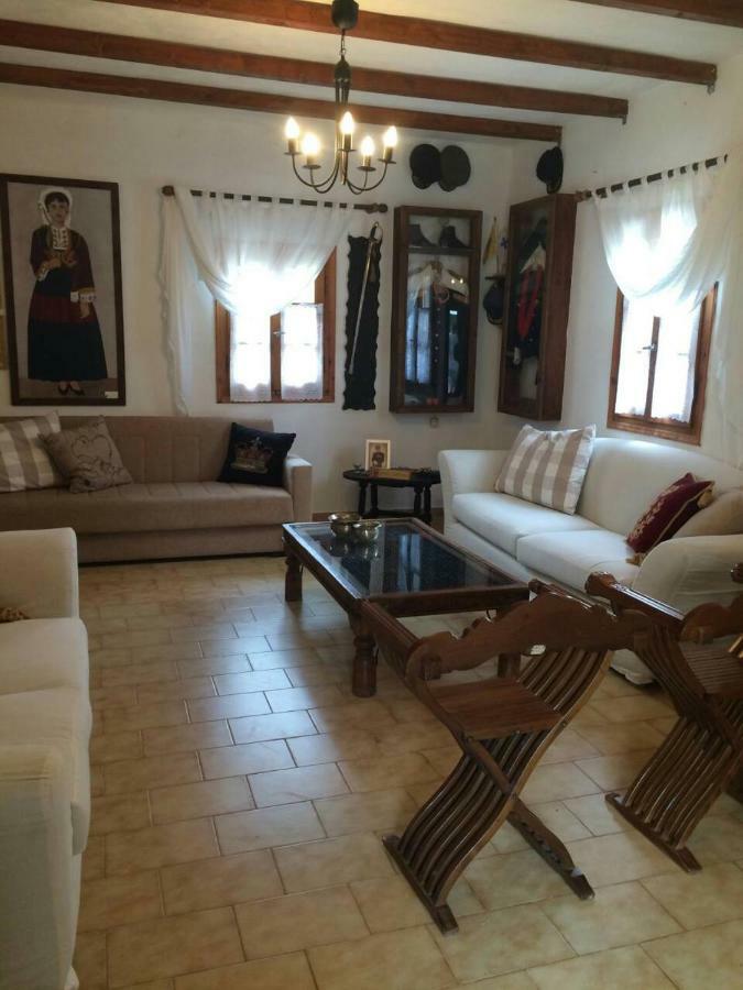 Charouda Stone Tower Apartment Pyrgos Dirou Exterior photo