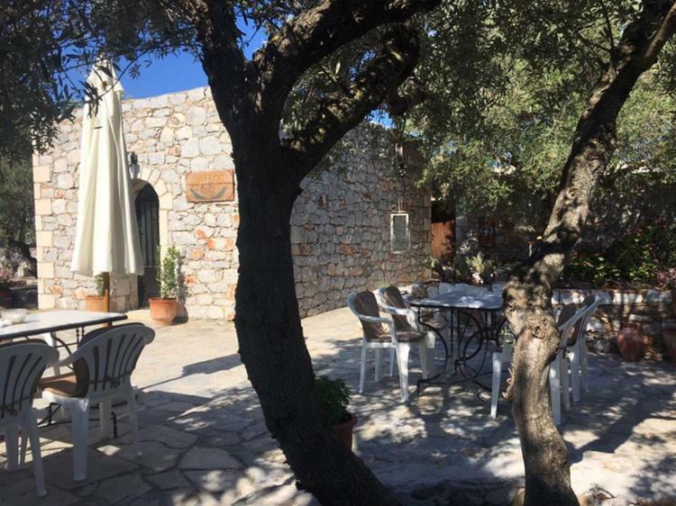 Charouda Stone Tower Apartment Pyrgos Dirou Exterior photo